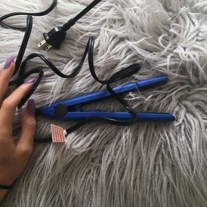 Wet Brush Mini Hair Straightener